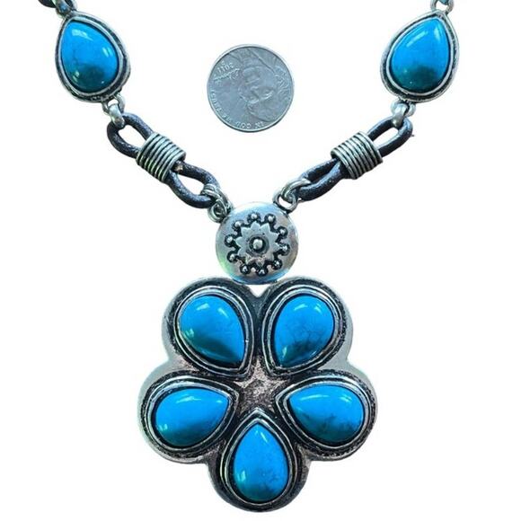 Faux Turquoise and Silver Tone Chunky Statement Necklace Bohemian Southwestern - Picture 5 of 9